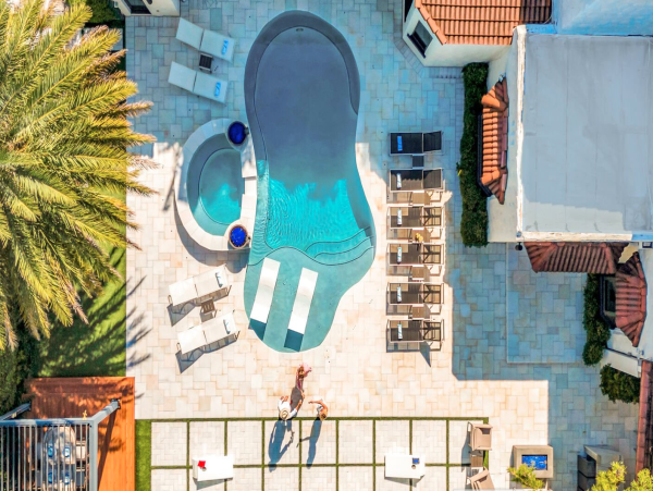 Luxurious 4-Bedroom Retreat Near Las Olas Blvd with Heated Pool